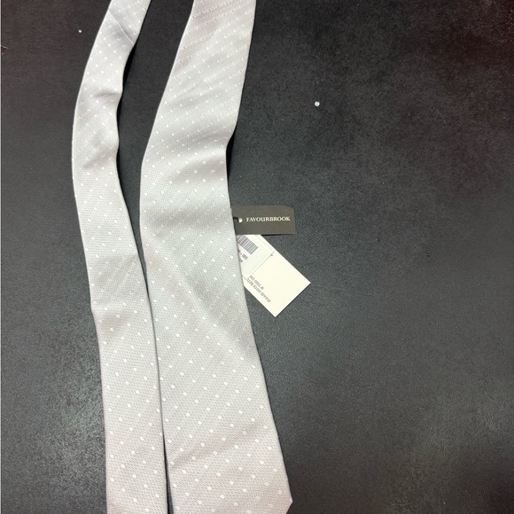 Favourbrook Men’s Silver Tie NWT - Picture 1 of 4